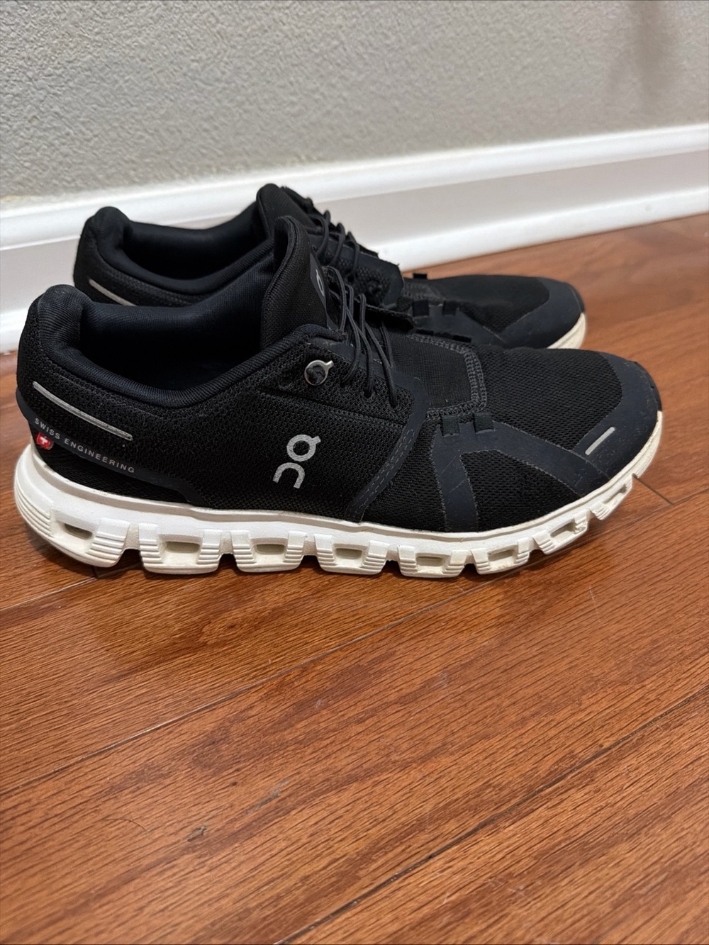 On Running Cloud Men's Running Shoes in Black Sz 7.5